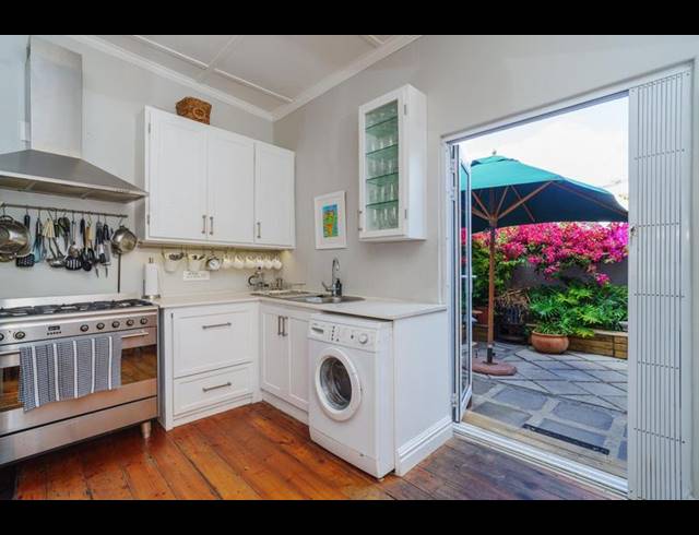 2 BEDROOM TOWNHOUSE FOR SALE IN WYNBERG UPPER